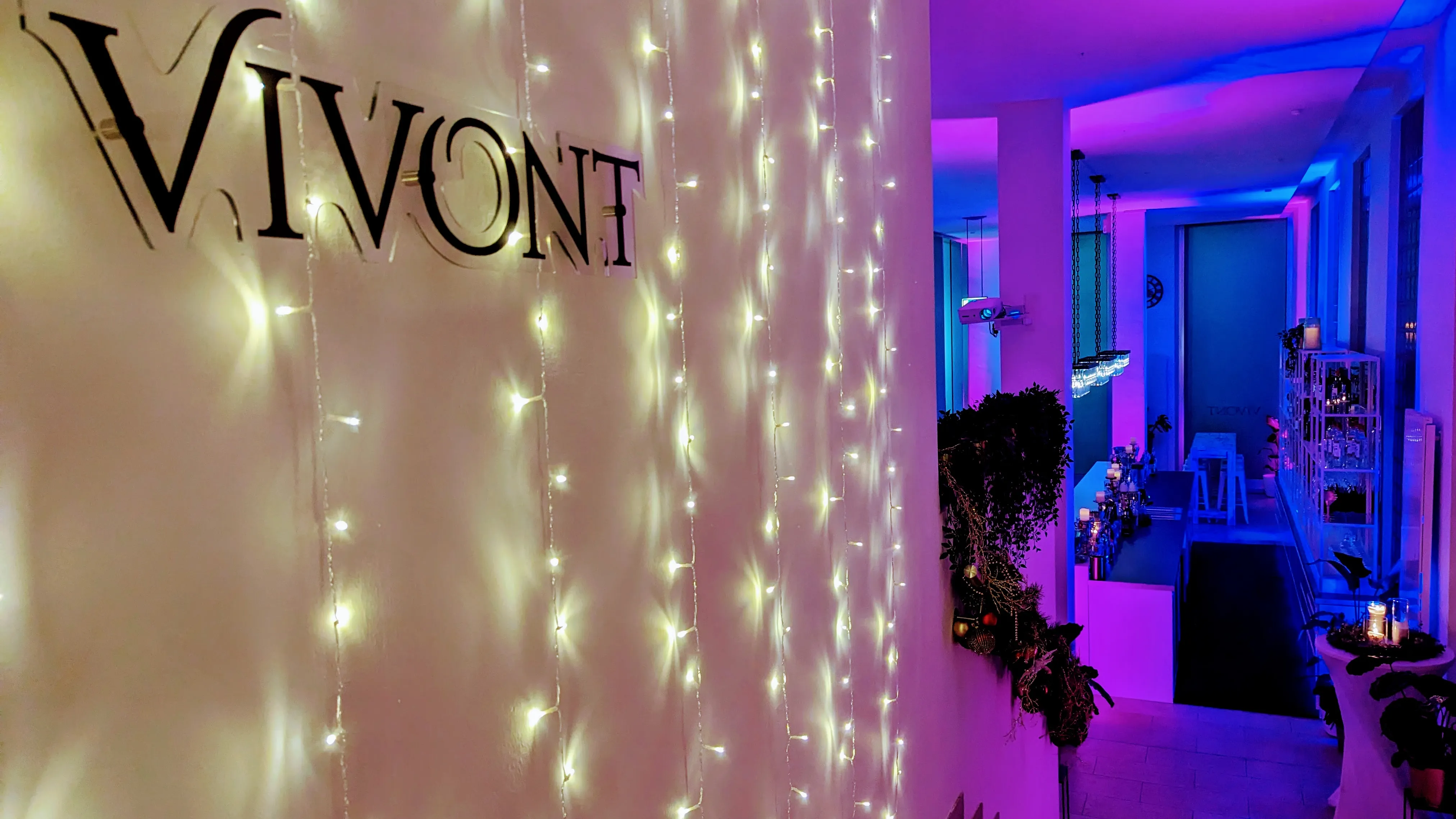 Elevate Your Events with Ruby’s Luxurious Traveling Bars Experience